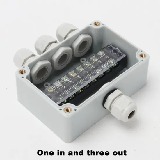 Один вход и три выхода 100*68*50 мм. Распределительная коробка светодиодного светильника из АБС-пластика водонепроницаема и пыленепроницаема.